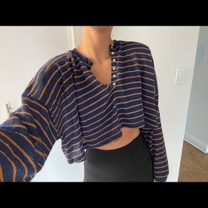 UO long sleeve crop top